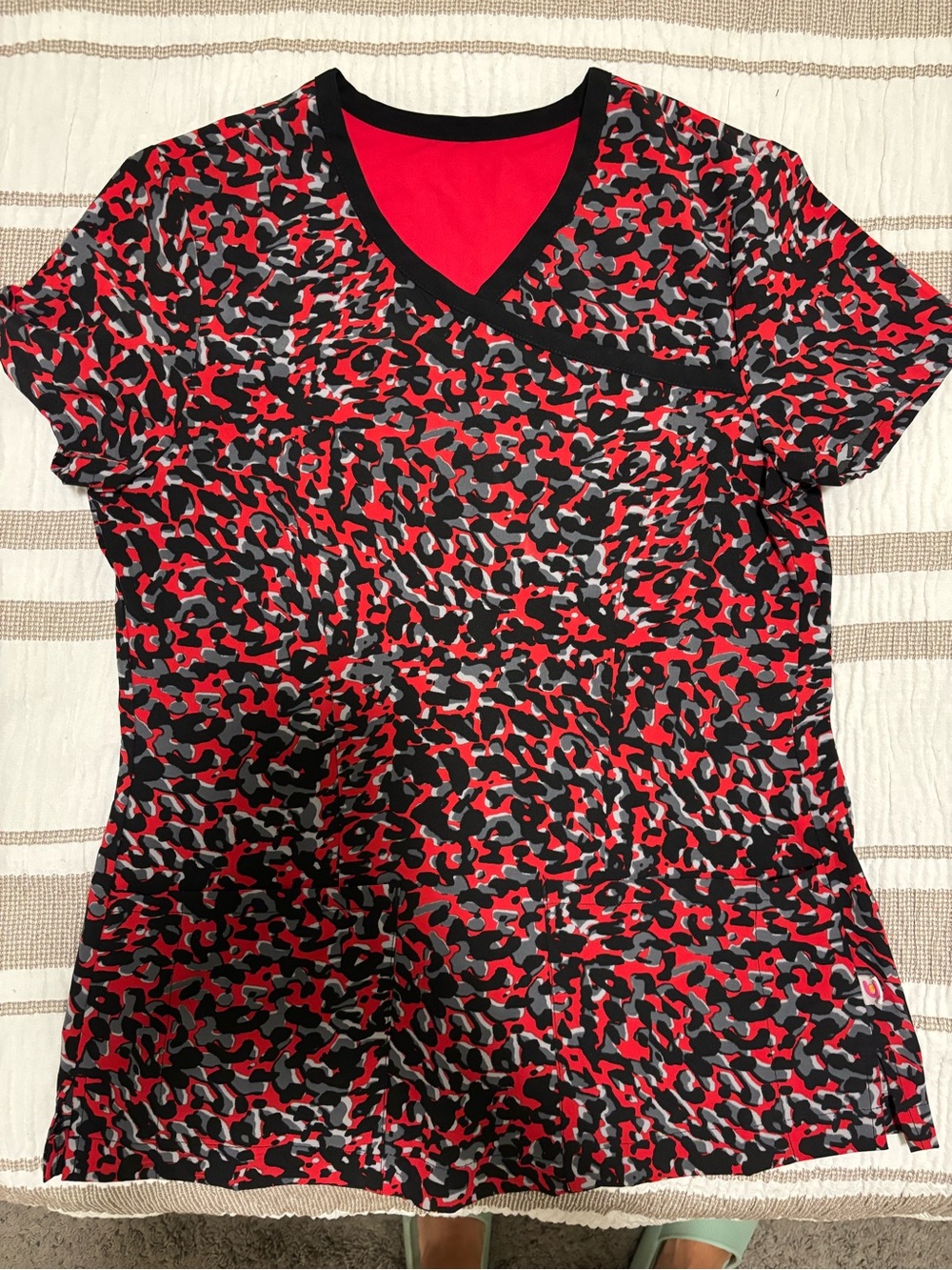 Red & Black Patterned Women’s Top - V-Neck Scrub Style